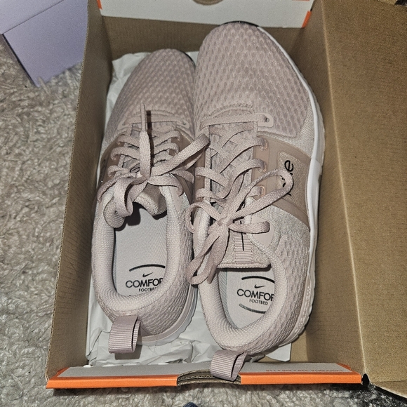 Nike - Picture 7 of 7